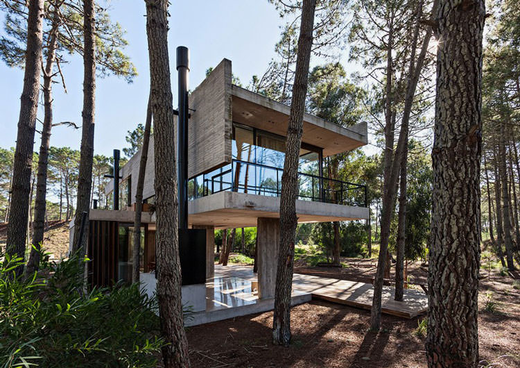 ATV-arquitectos-casa-marino-house-pinamar-argentina-designboom-01-818x578