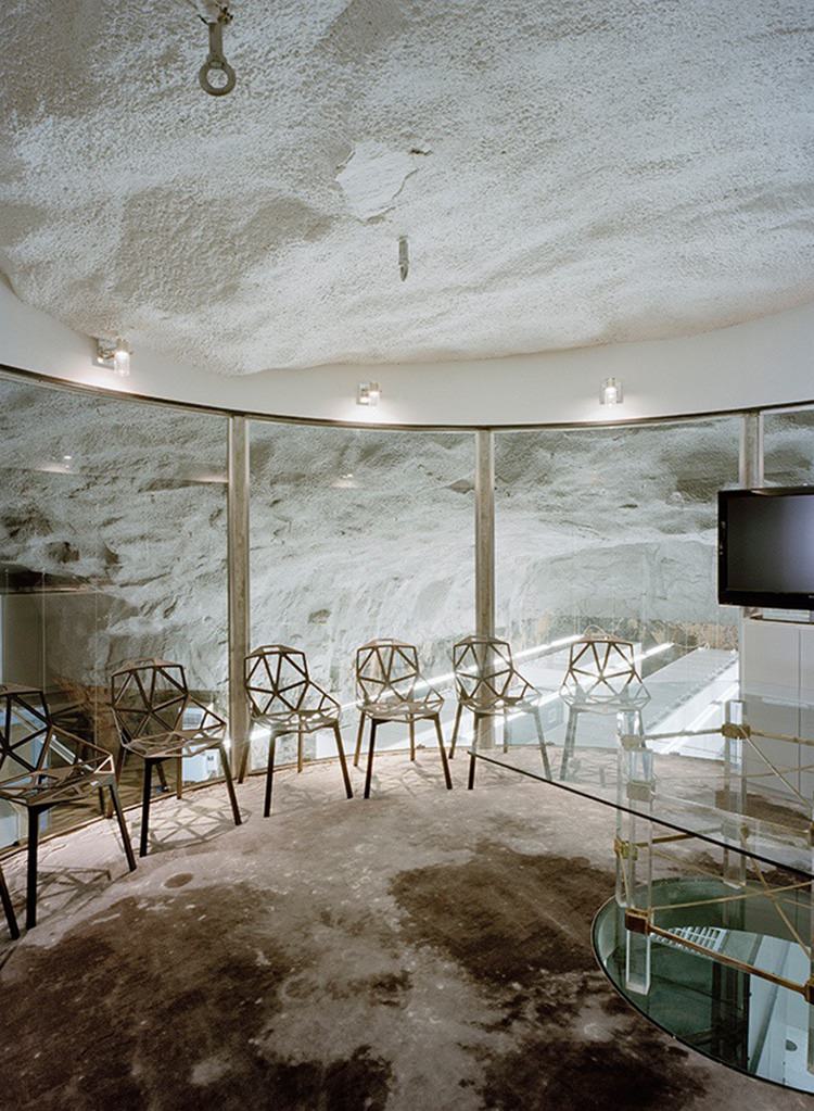 Cueva-Wikileaks-Servidores-Pionen-White-Mountiain-Albert-France-Lanord-Architects-(1)