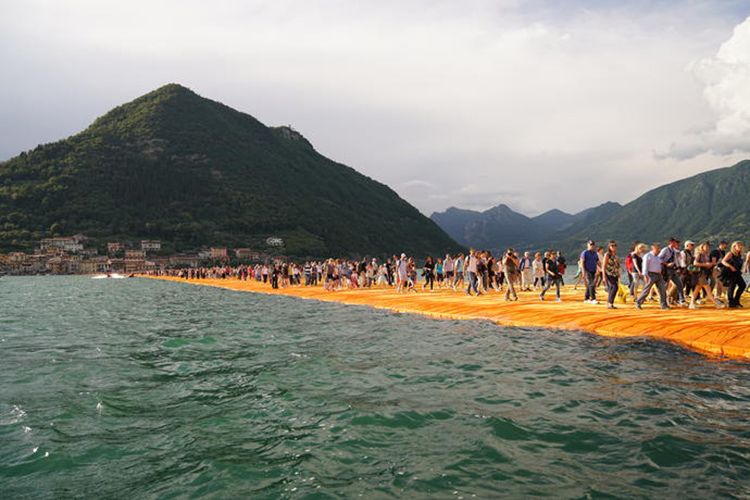 the-floating-piers-christo1