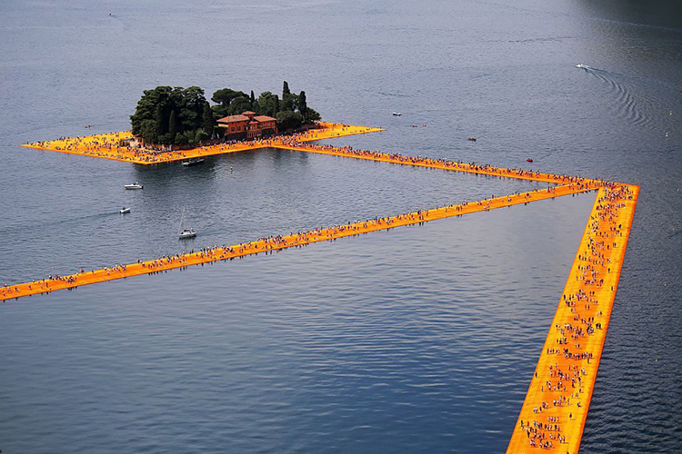 the-floating-piers-christo2