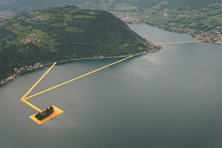 the-floating-piers-christo3
