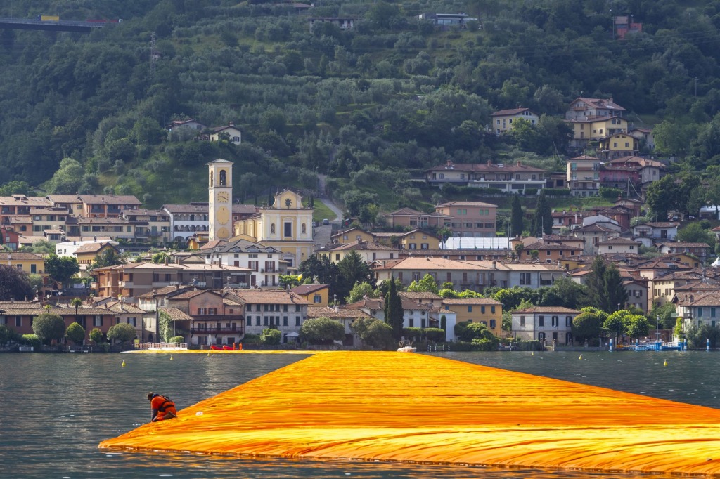 the floating piers christo7
