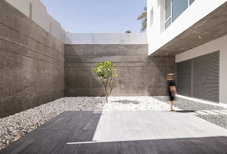 04-Basement-courtyard