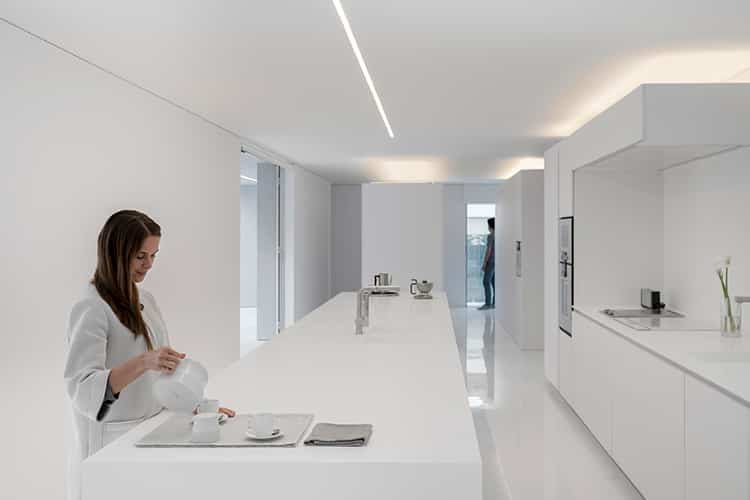 fran-silvestre-arquitectos_-house-between-the-pine-forest_-24