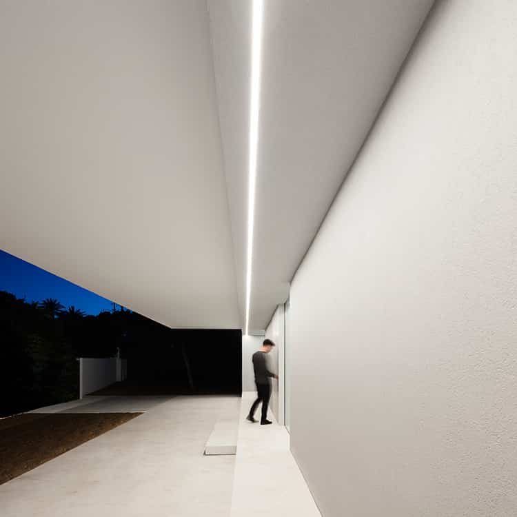 fran-silvestre-arquitectos_-house-between-the-pine-forest_-38