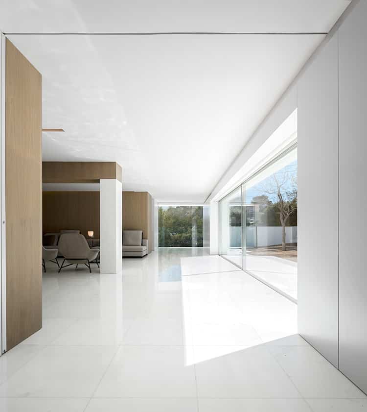 fran-silvestre-arquitectos_-house-between-the-pine-forest_-45