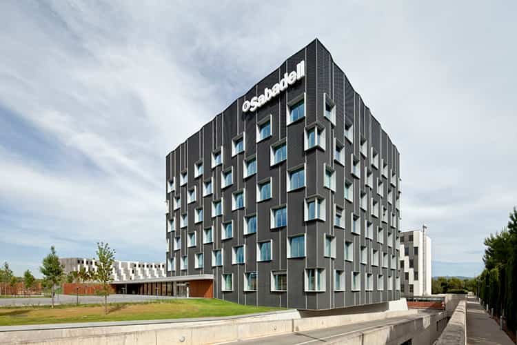 bach-arquitectes-banc-sabadell-headquarters-2