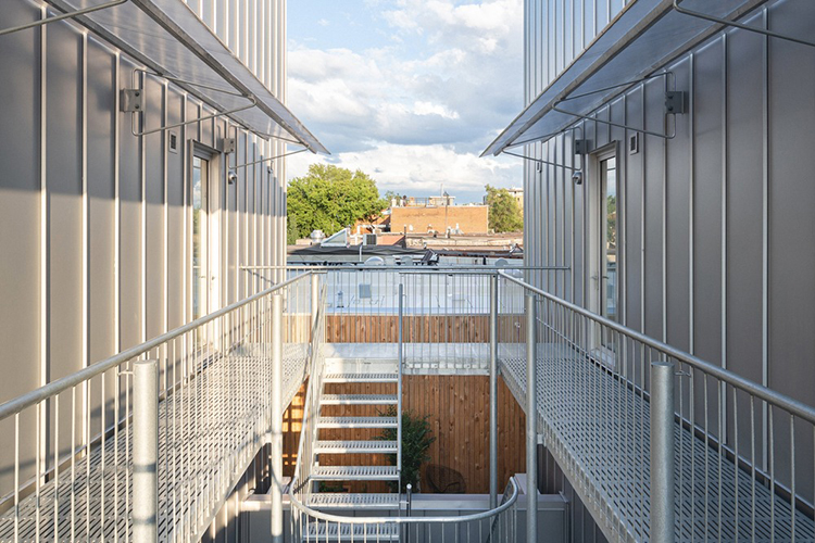 Off Plaza L. McComber – living architecture (5)