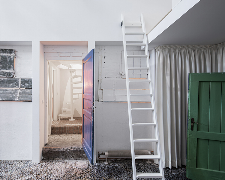 Dortmannhof-in-Essen-by-Architect-Sigurd-Larsen_Photos-Christian-Flatscher_External-extension-historic-architecture–wood_music-room-10