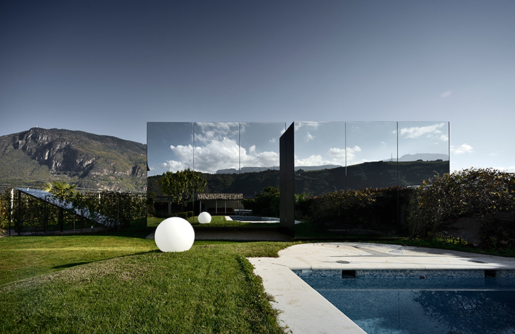 The-Mirror-Houses–Peter-Pichler-Architecture-(17)