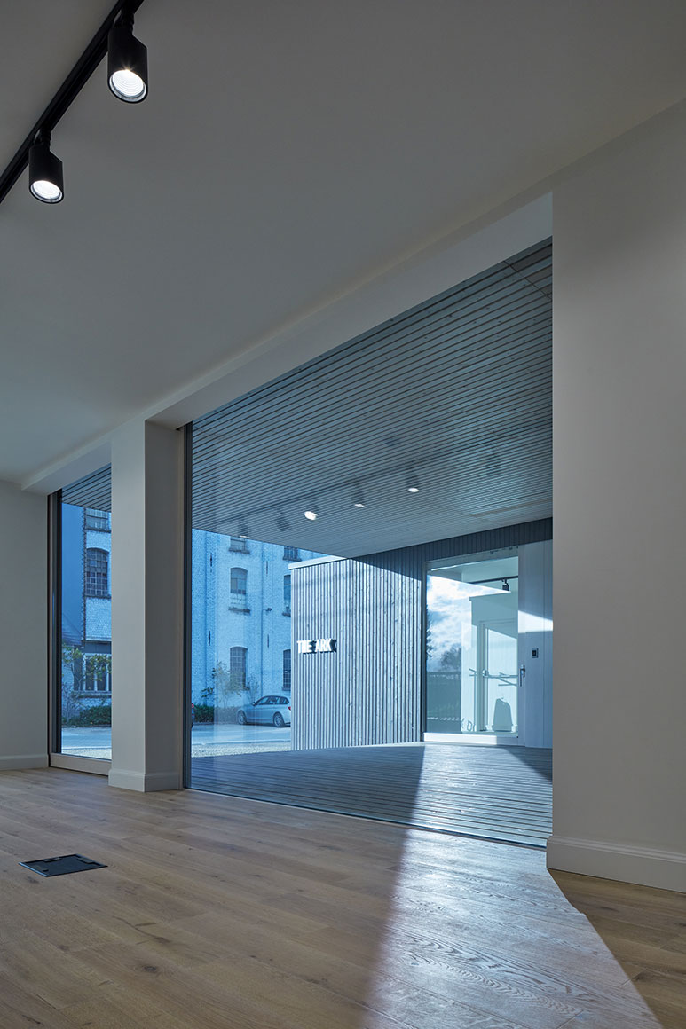 Ark-Shelter_showroom-for-GAB_BoysPlayNice_31