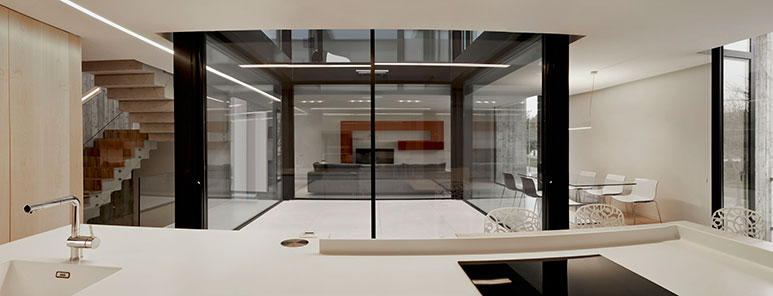 RUBEN-MUEDRA-casa-concreto-panoramica-vivienda-diseño-cocina