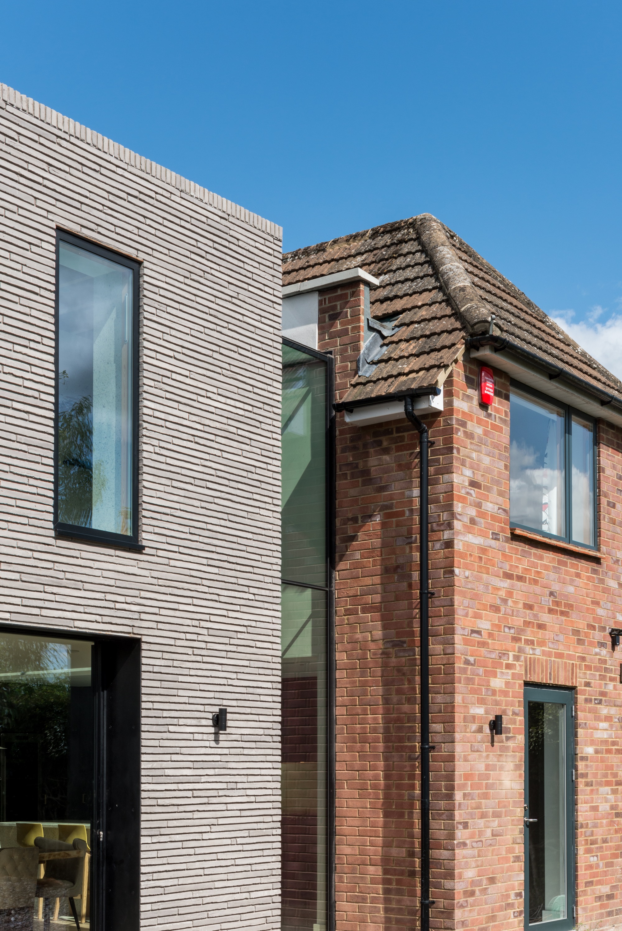 Long Brick House – Bradley Van Der Straeten (6)
