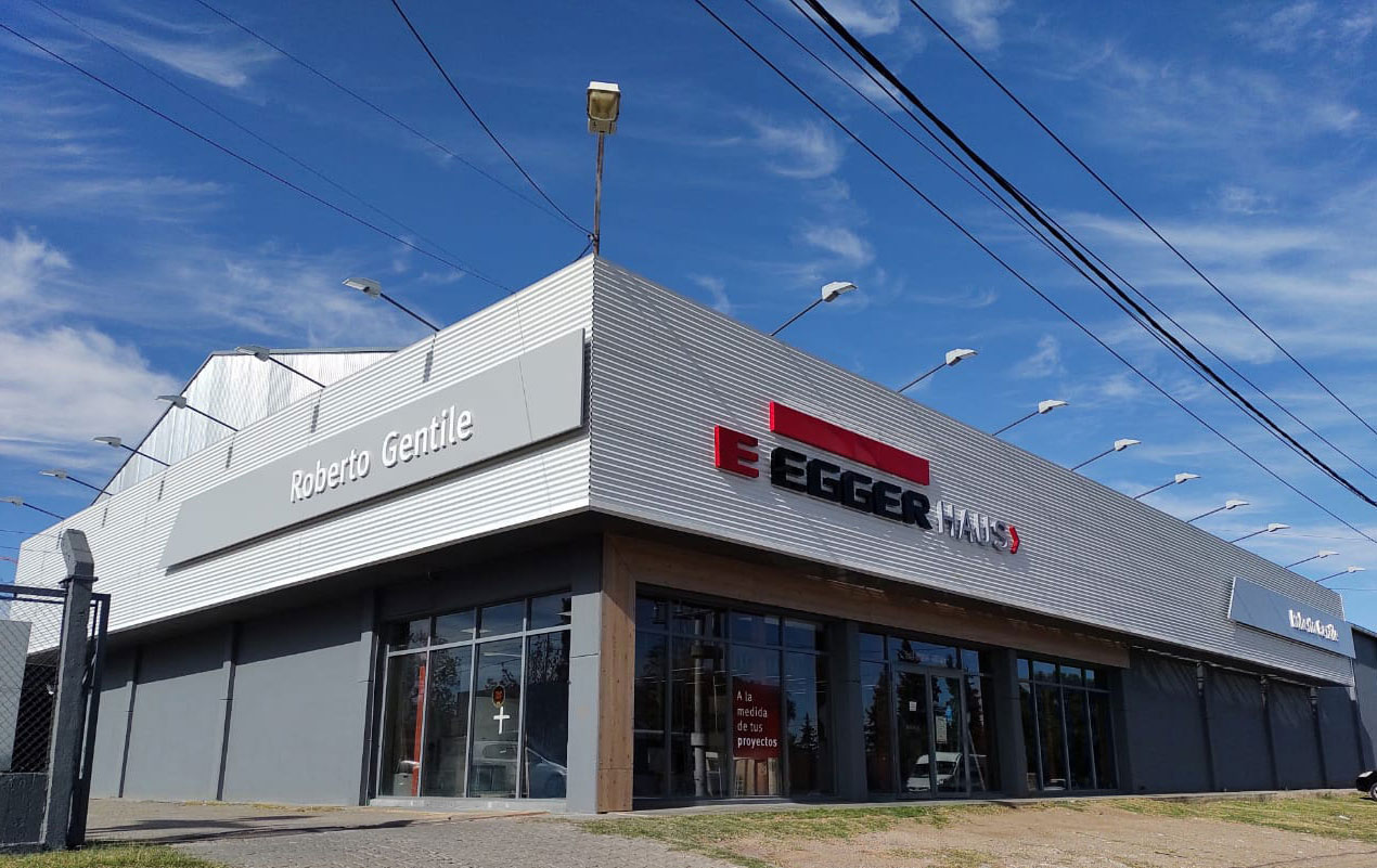 Fachada-EGGER-Haus-Roberto-Gentile-San-Luis