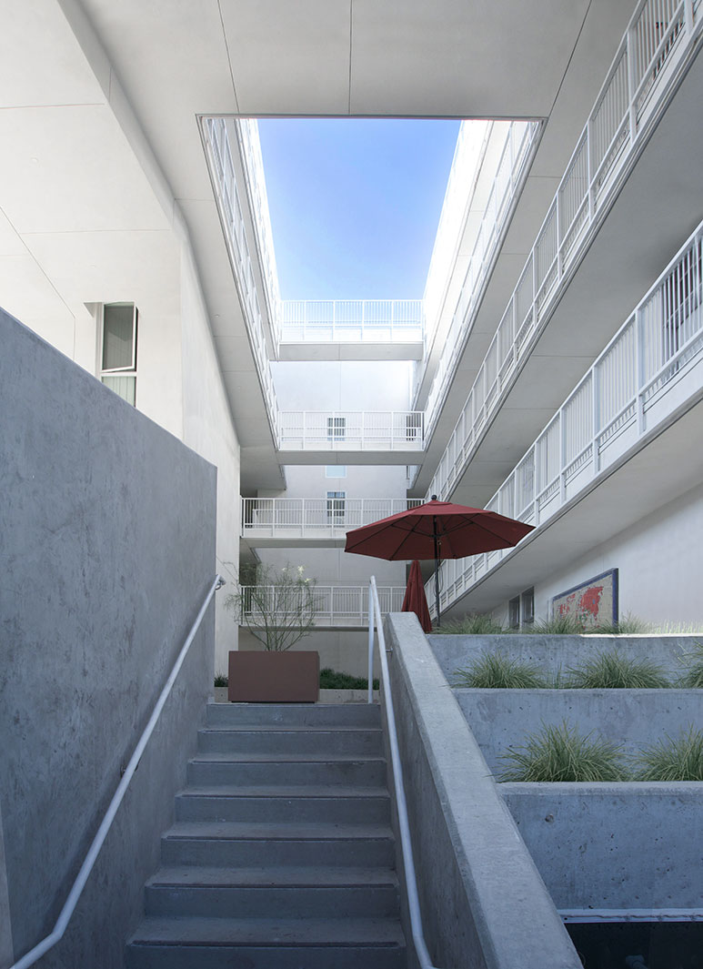 TheSix-017-BrooksScarpa